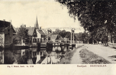 8594 Gezicht op de Vecht, de Vechtbrug en de dorpskom van Breukelen uit het zuiden, met rechts het Zandpad.